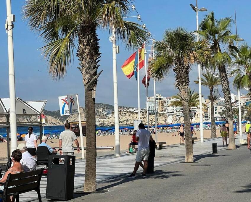Apartamento Centrico Y En Primera Linea De Playa Lägenhet Benidorm Exteriör bild