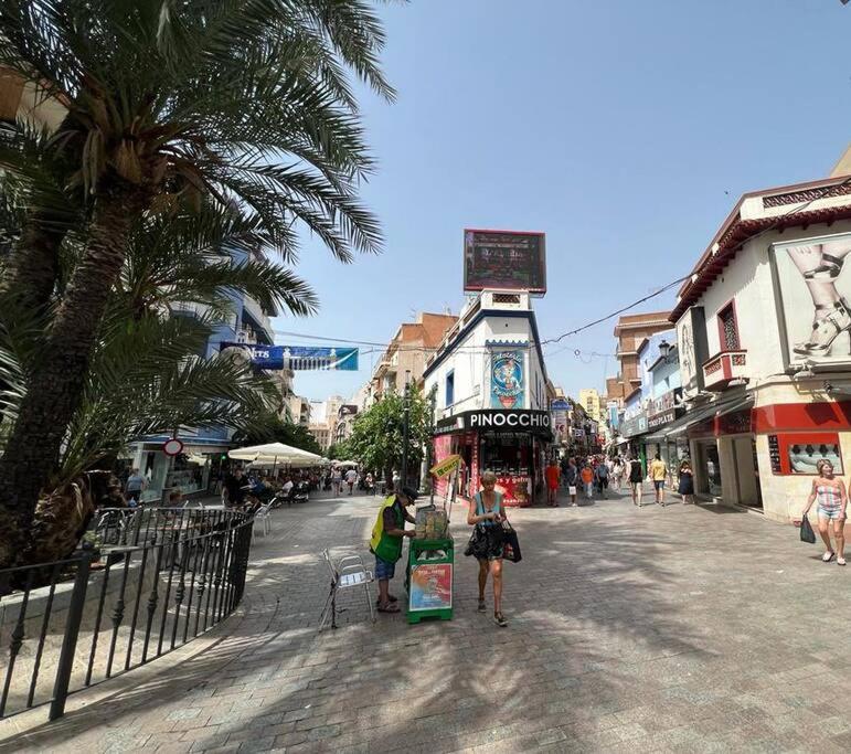 Apartamento Centrico Y En Primera Linea De Playa Lägenhet Benidorm Exteriör bild